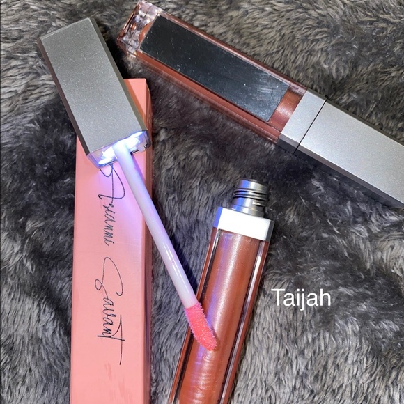 ( 4 ) Lipgloss W/LED light and mirror - Picture 5 of 13